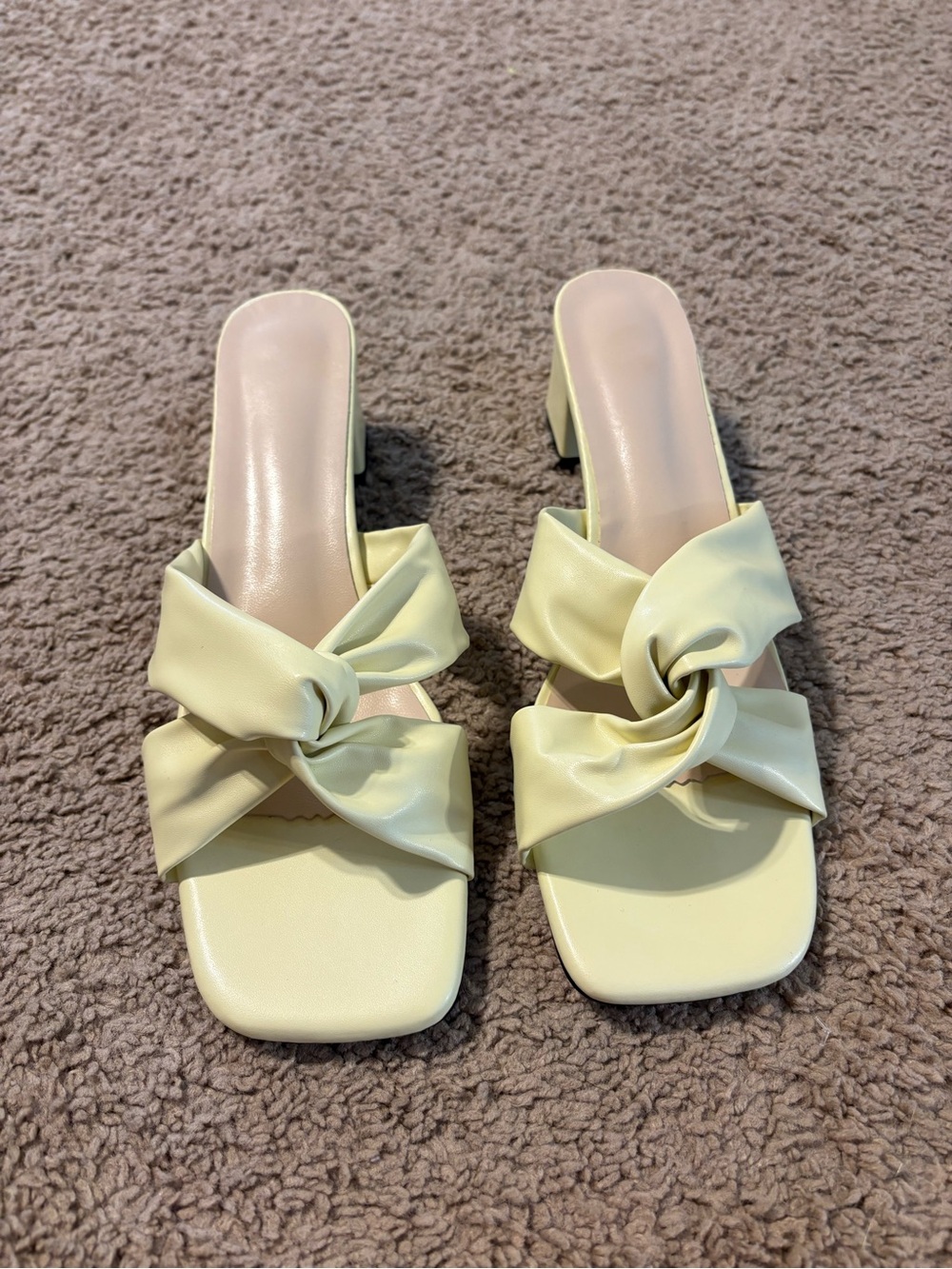 Women's Knot Slide Heeled Sandals in Pale Yellow